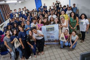 Estudantes da Escola Estadual Francisco Ivo Cavalcanti, em Natal (RN), participam de encontro formativo da campanha #AprenderParaPrevenir: Cidades sem Risco. Foto: Leandro Vaz.