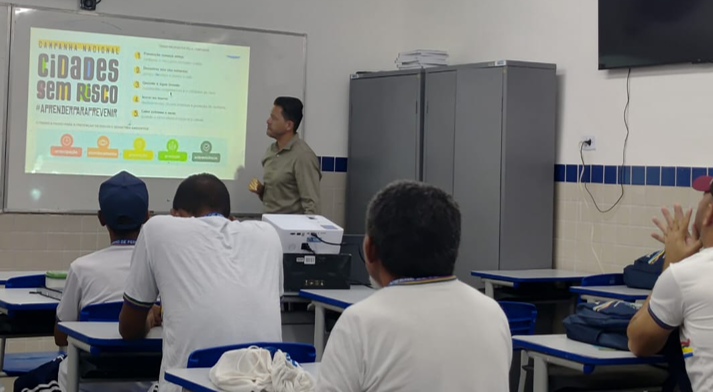 Trabalho de apresentação e mobilização da campanha com o coordenador Pedagógico