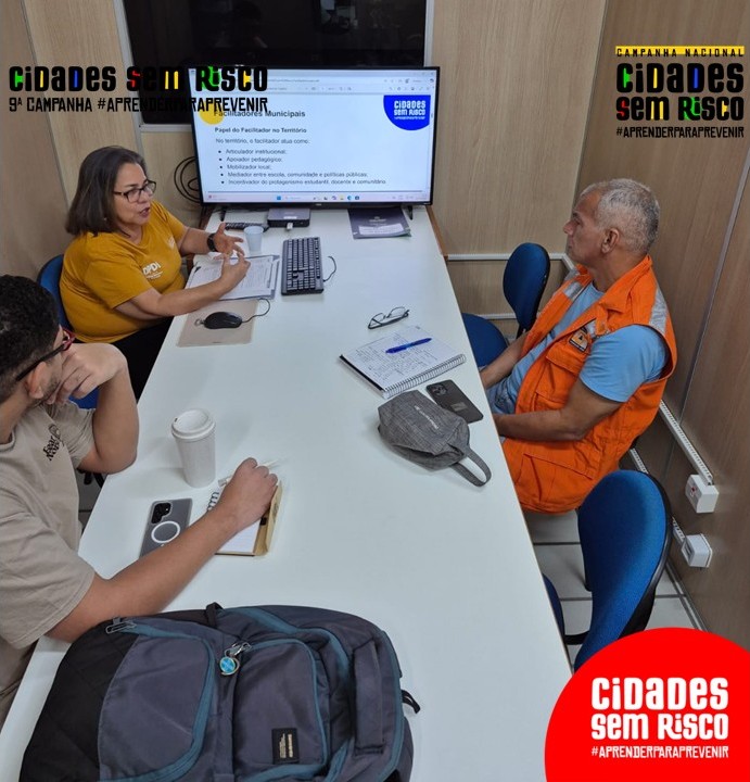 Encontro com a facilitadora Audres e o Sr. Renato da Defesa Civil