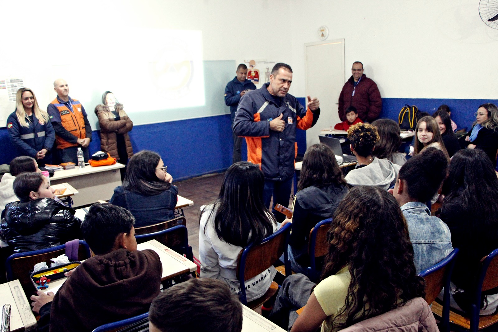 Defesa Civil em parceria com a educação.