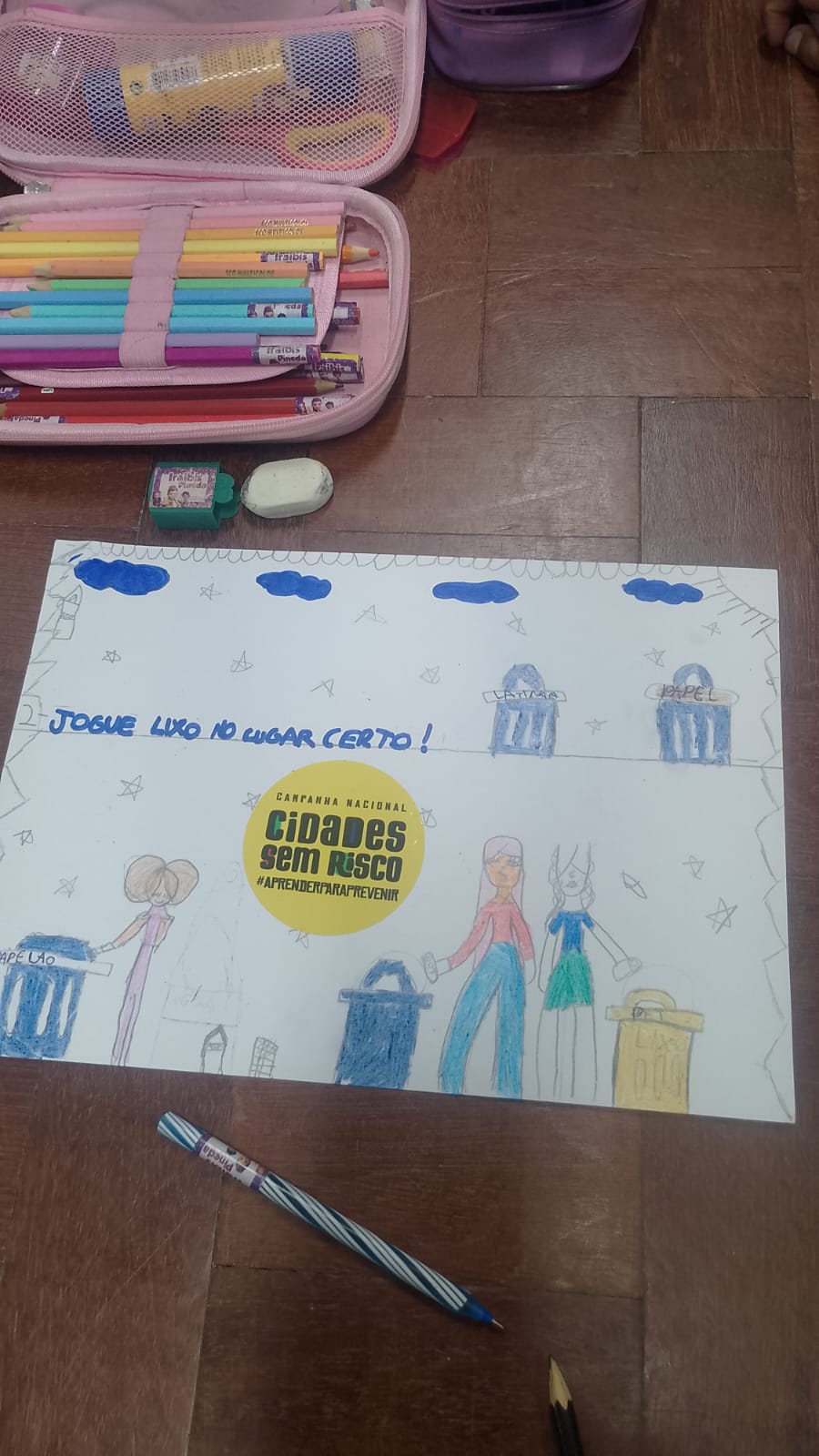 Adesivo utilizado na atividade