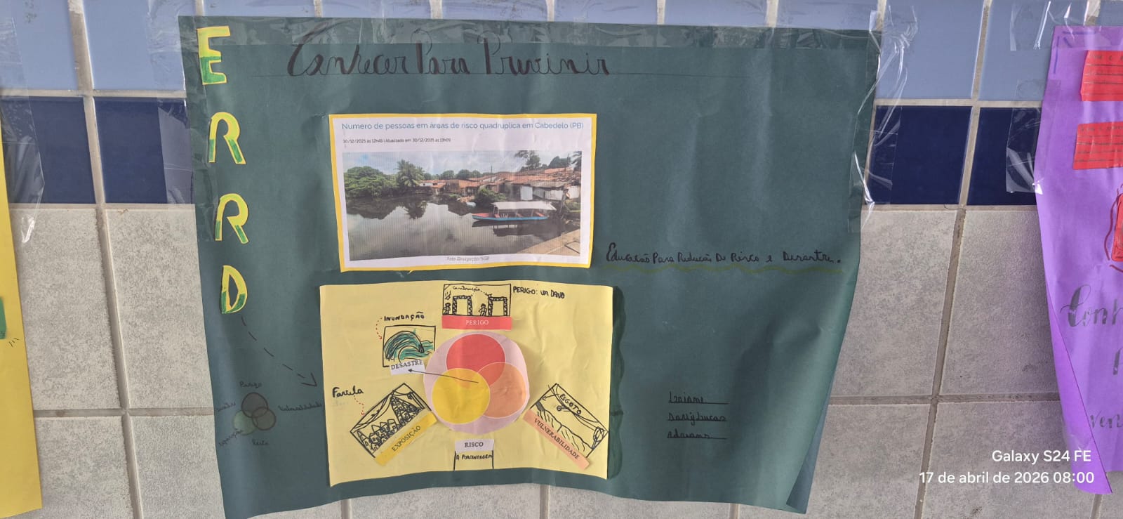 Cartaz exposto para a comunidade escolar