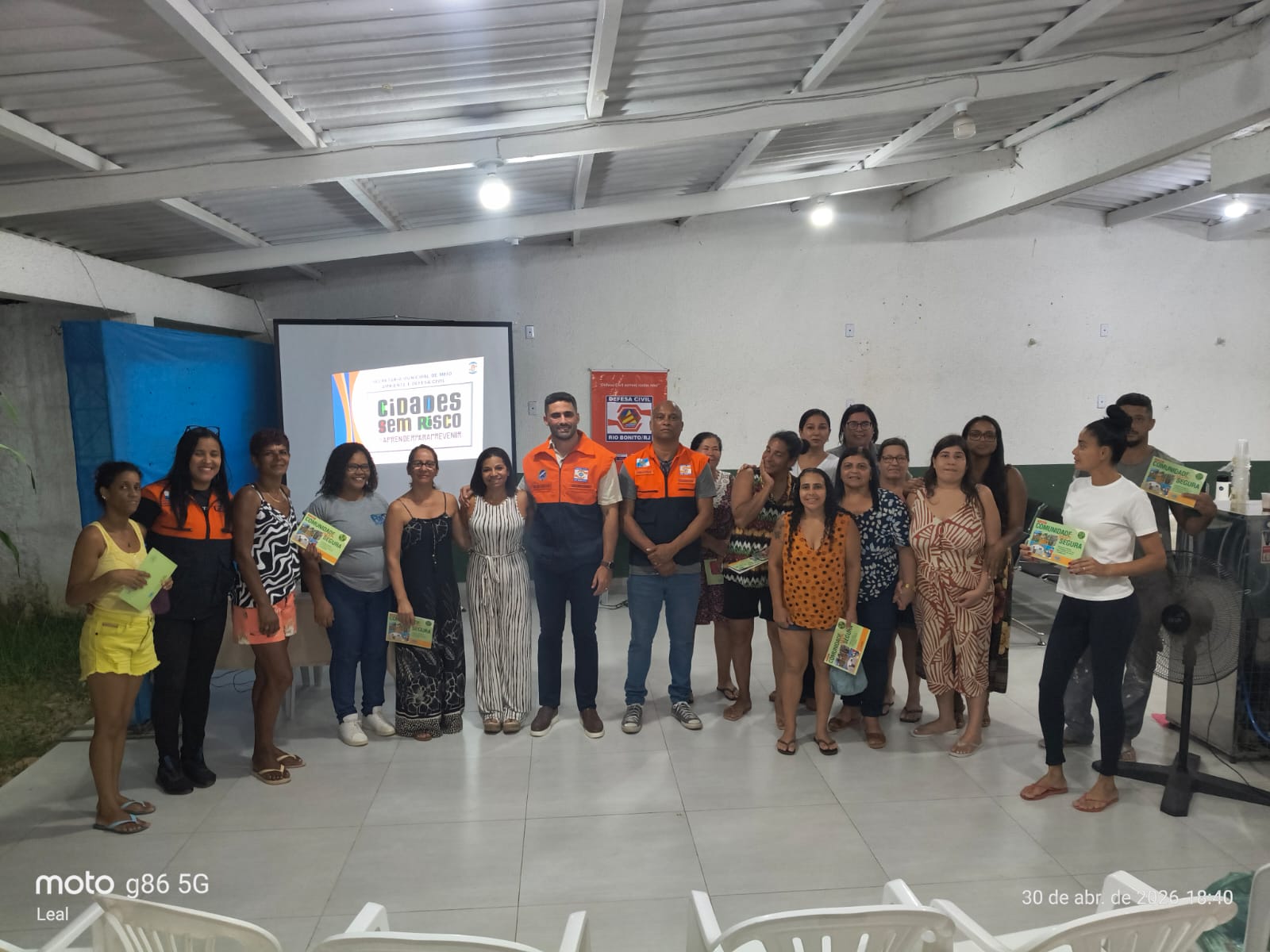 Equipe de Defesa Civil e CRAS Basílio.