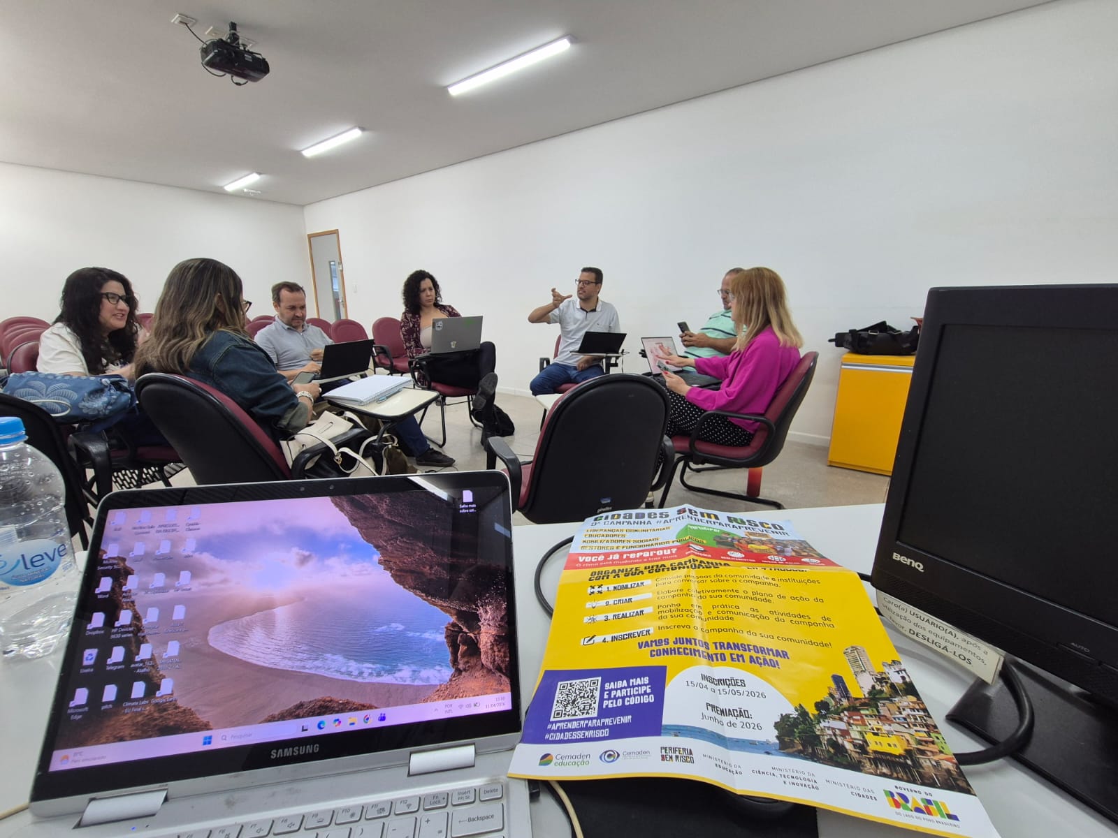 reunião de planejamento da campanha com alunos do mestrado Direito e Inovação