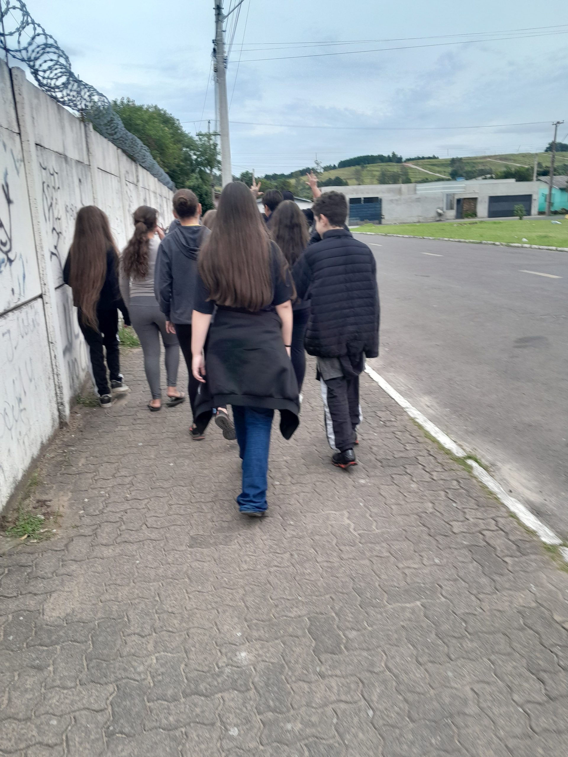 Caminhada pelos bairros próximos à escola.