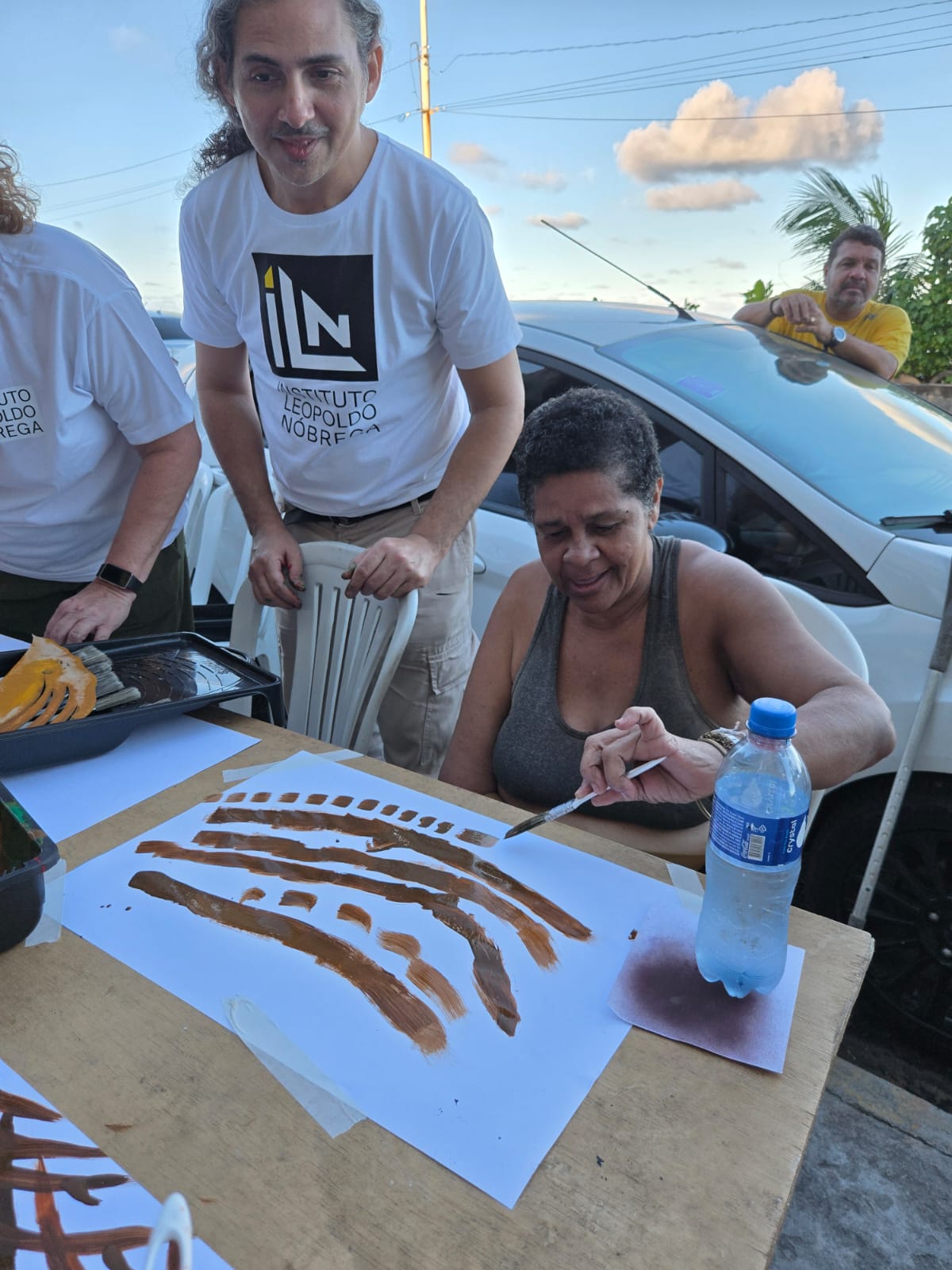 Oficina de arte com marisqueiras e membros da Comunidade, ministrada pelo multiartista Leopoldo Nóbrega.