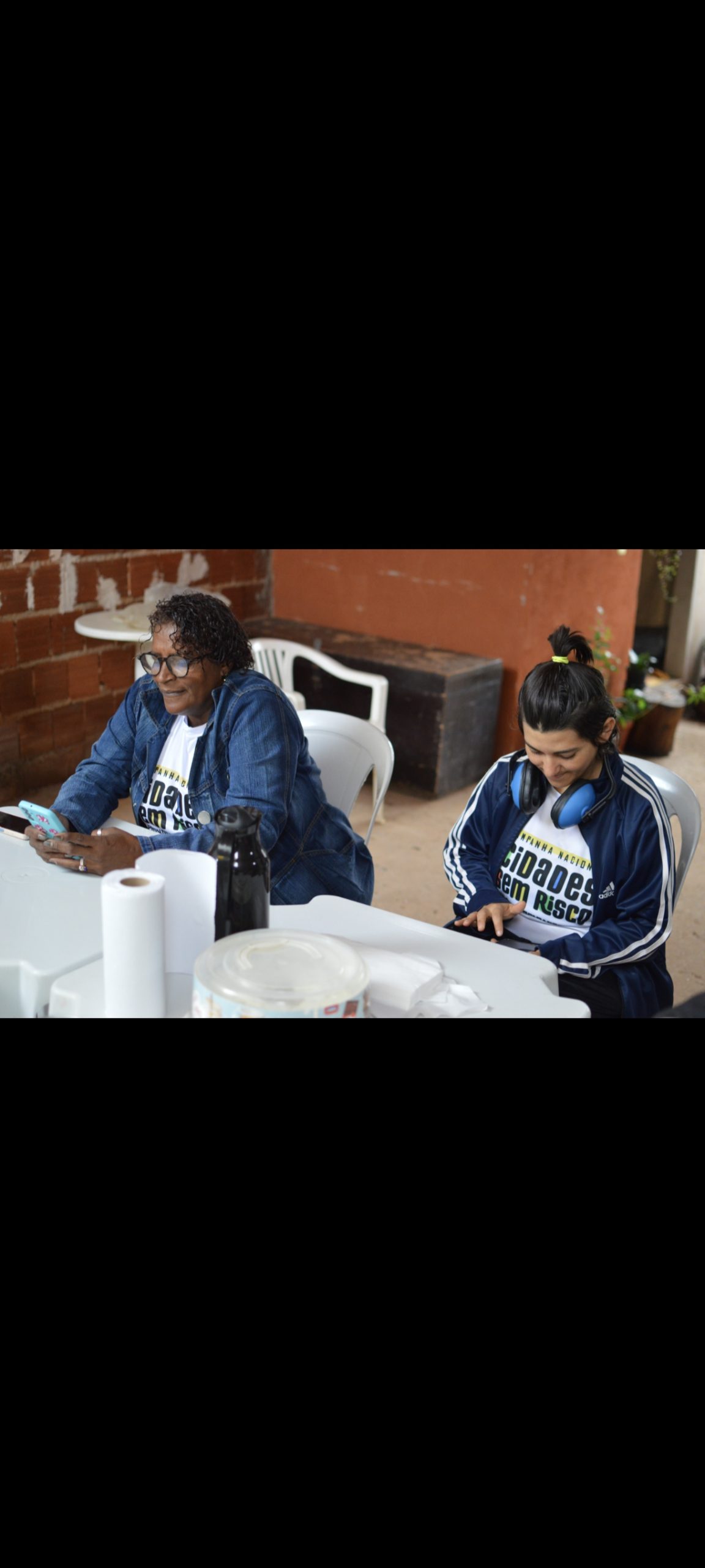 Inclusão digital, aprendendo usar o Aplicativo PlantArte, com audiodecrição.