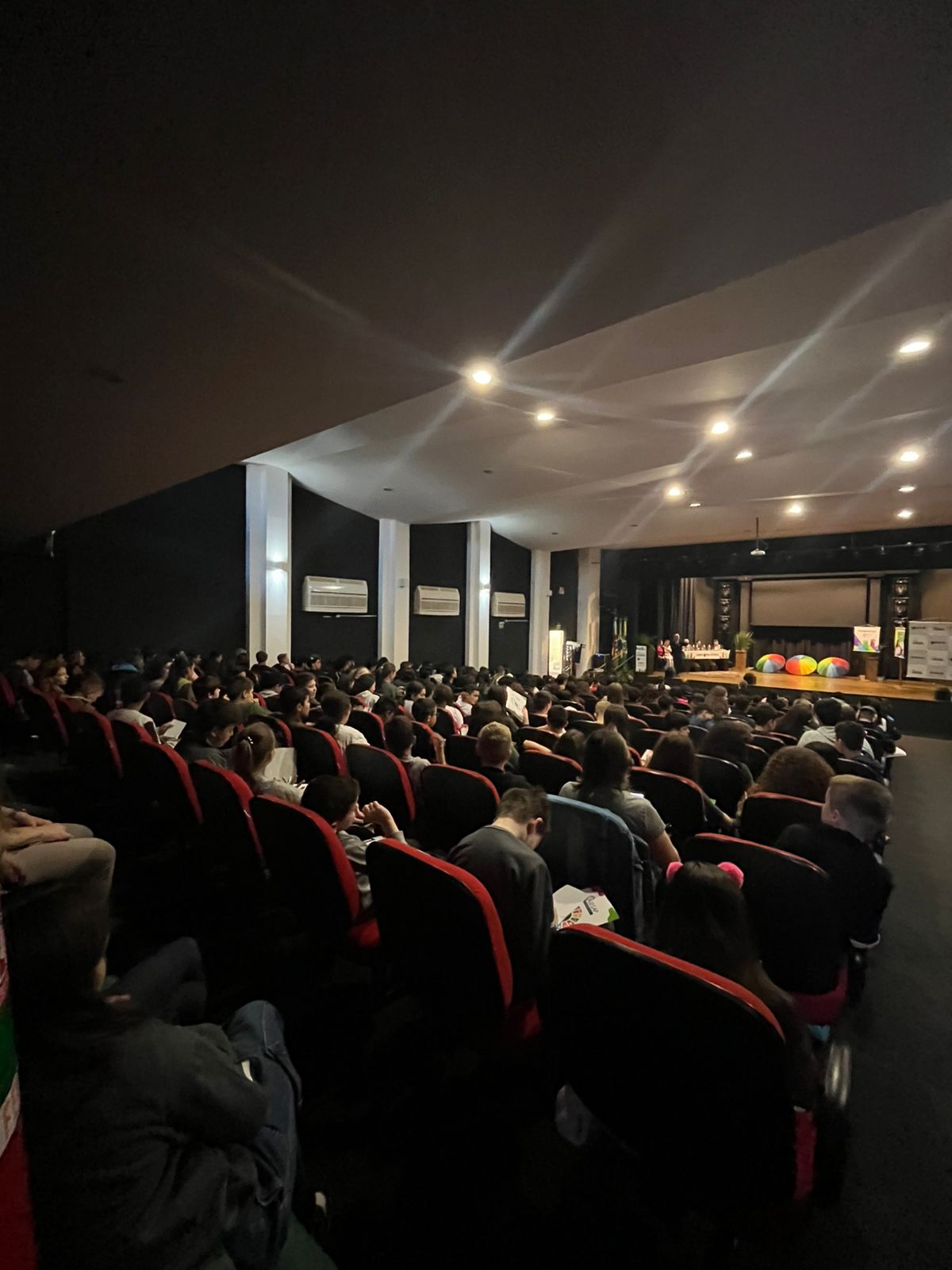 Participantes Seminário Aproximadamente 1200 inscritos nos 2 turnos da Programação
