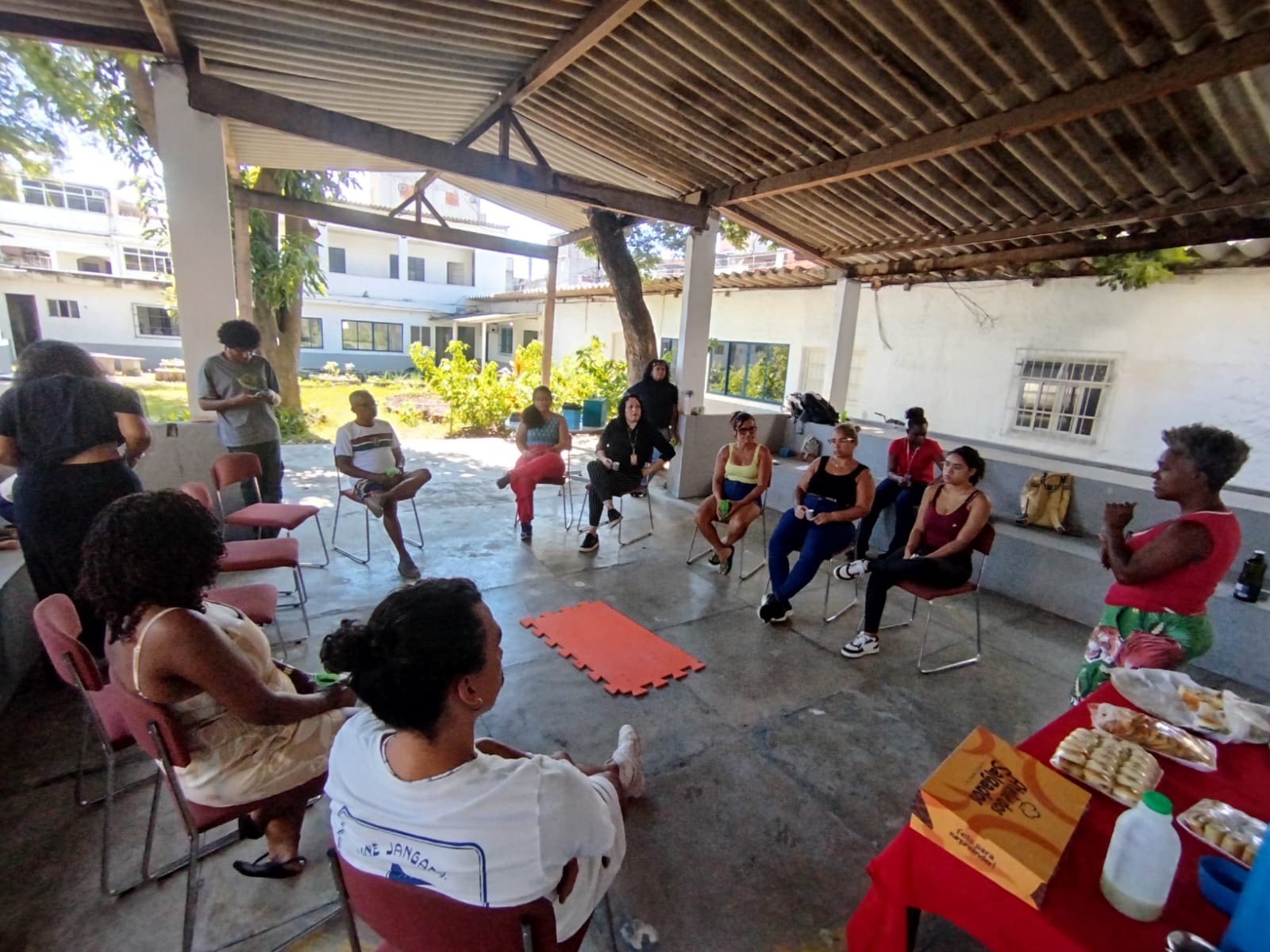 Espaco de escuta e acolhimento e fortalecimento comunitário