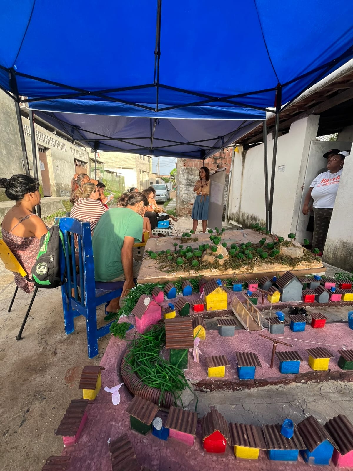 maquete de terreno erodido para representação