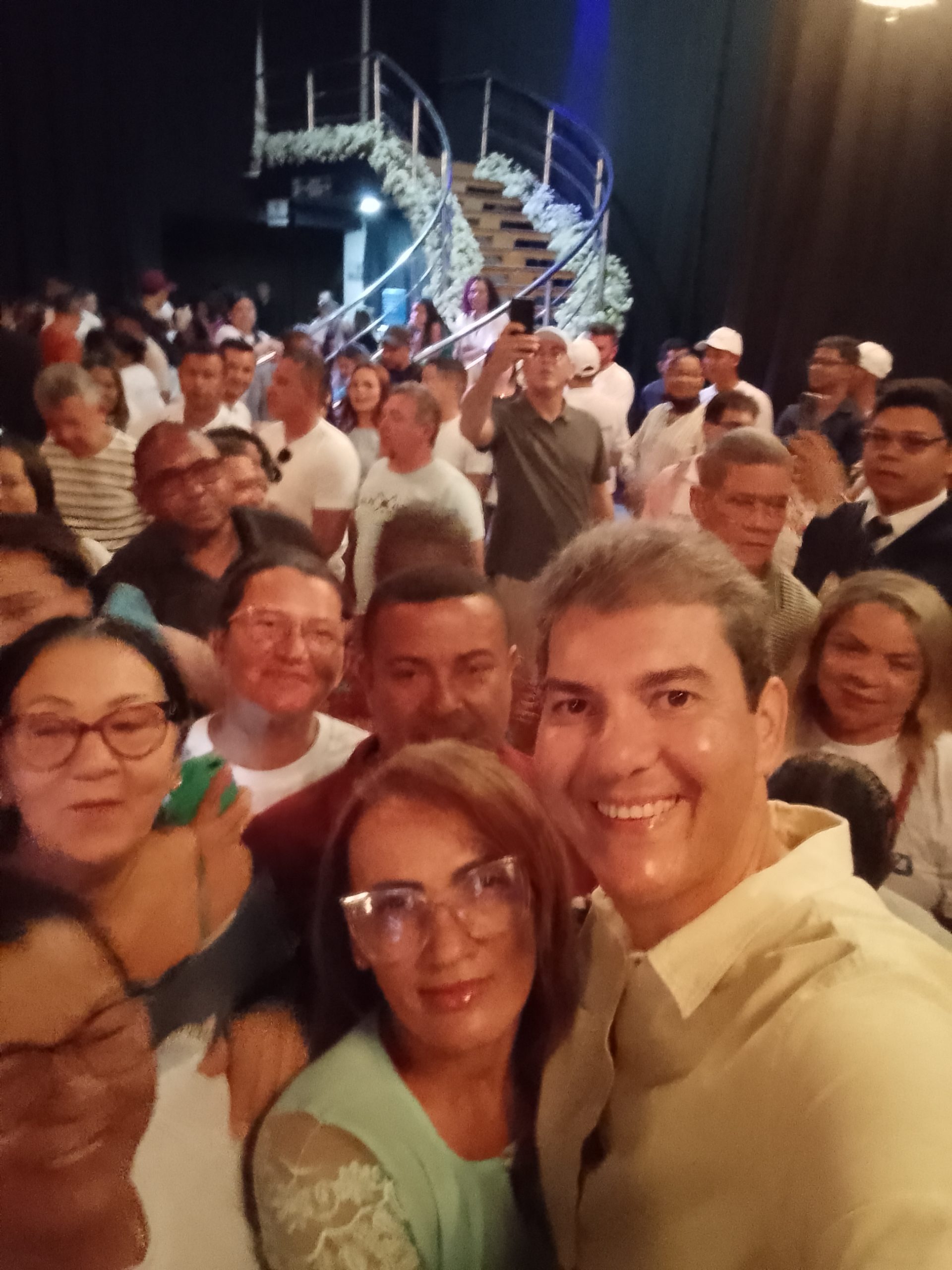 Reunido com o povo e Prefeito
