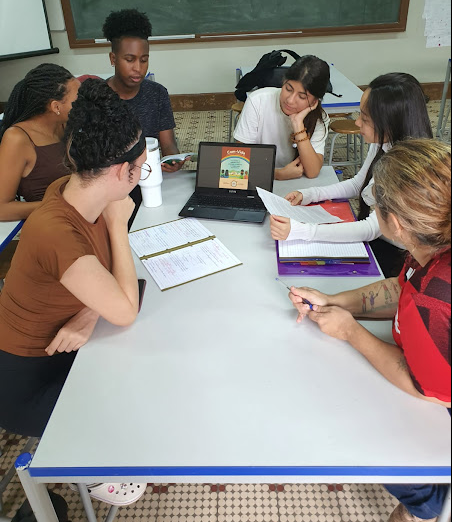 Primeira reunião do Com-Vida, conhecendo o material disponível no Cemaden Educação