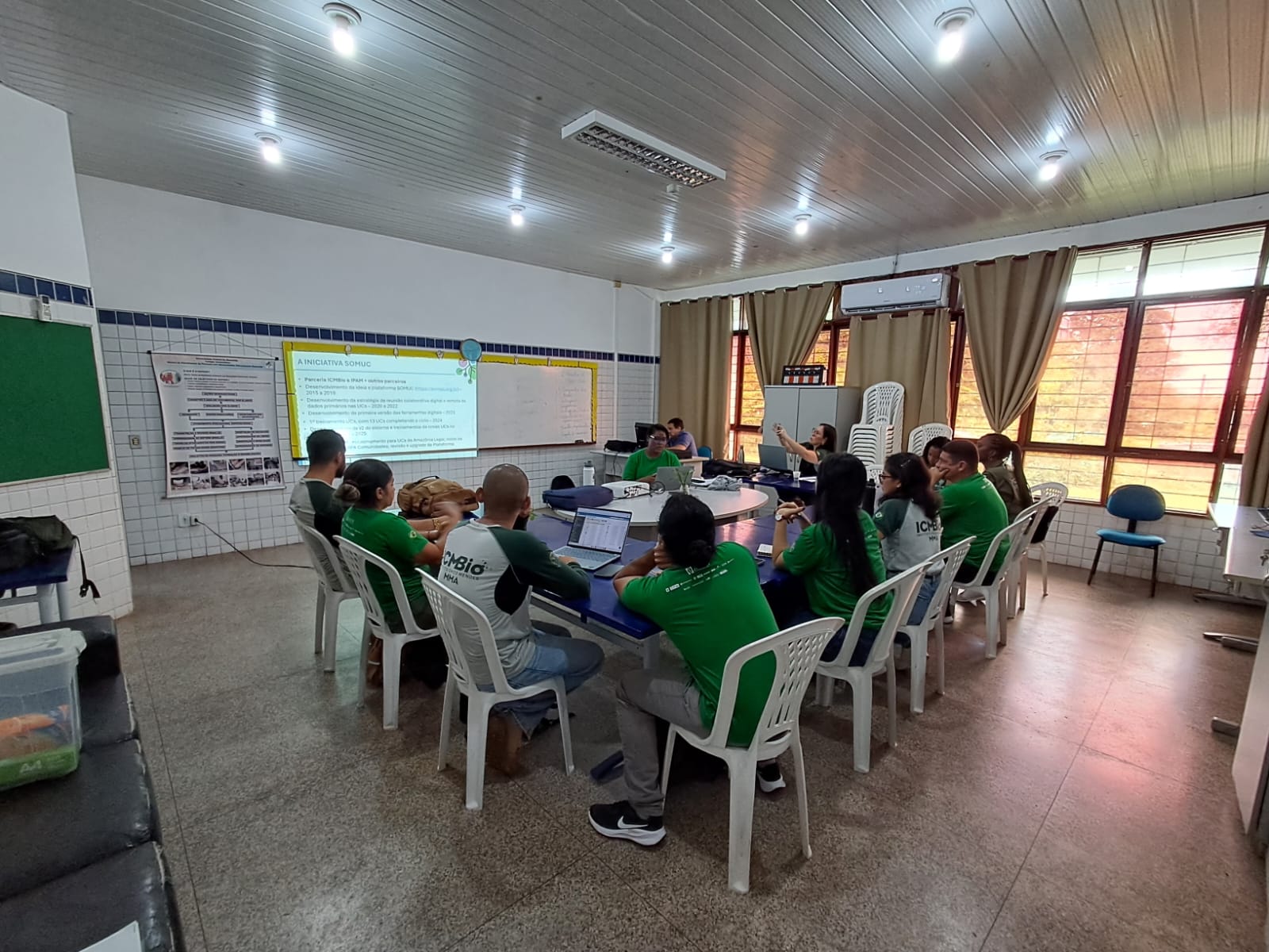 Roda de conversa com técnicos da área ambiental.