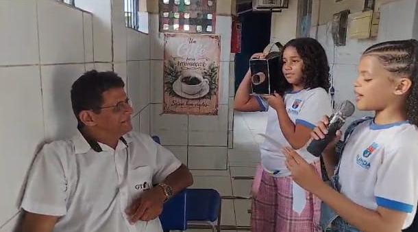 Entrevista com profissionais diversos da comunidade.