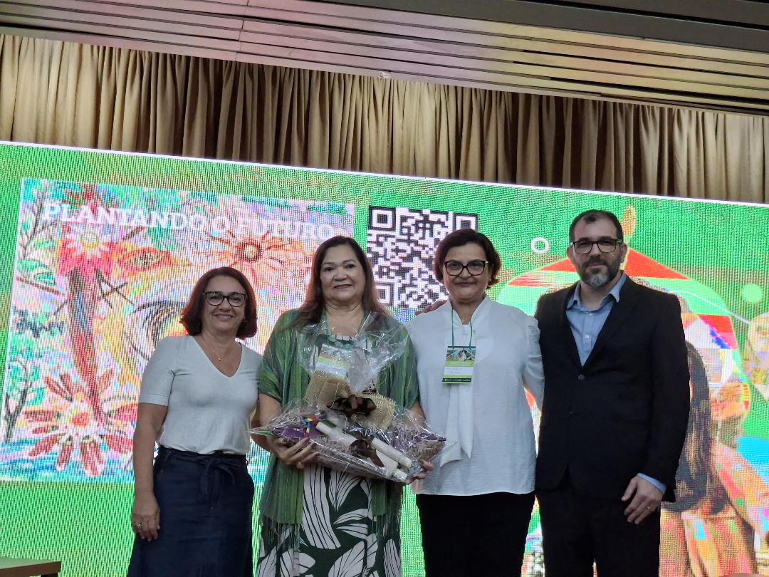 COMGRESSO DE EDUCAÇÃO AMBIENTAL NA UNIVERSIDADE LANÇAMENTO DO EBOOKDA AMAZONIA