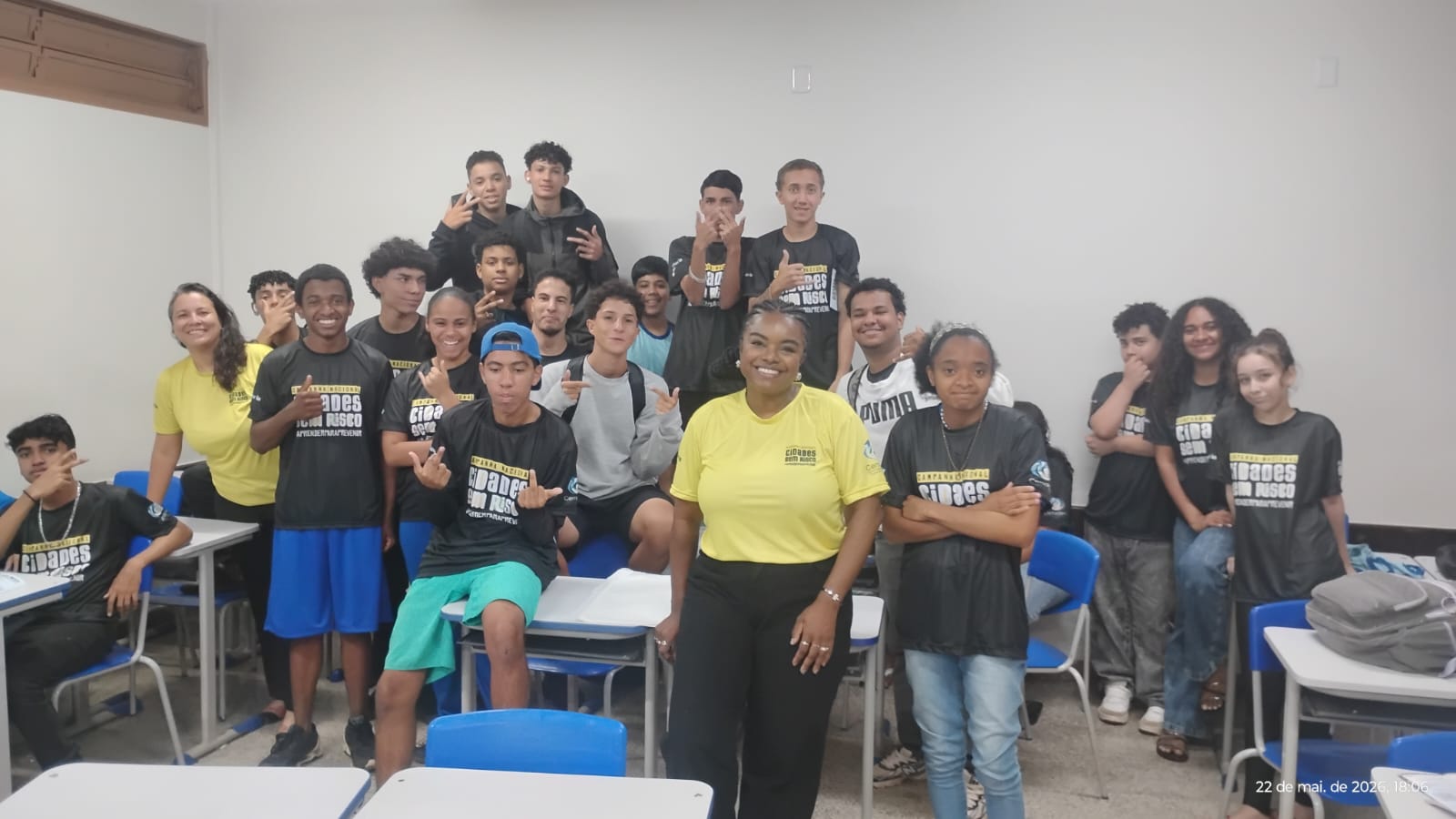 Parceiras de amarelo